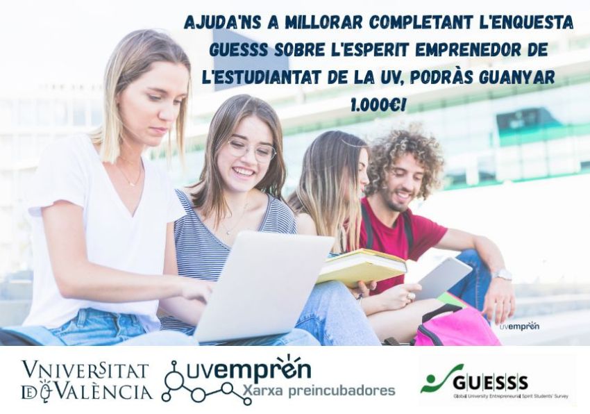 event image:Estudiantat mirant llibres i ordenador